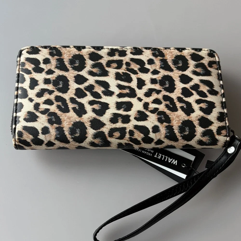 NWOT Eve Ed Hardy Love Eternal Wristlet Wallet - Picture 2 of 3